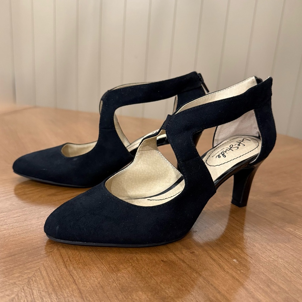 Black Life Stride Cut-out Heeled Pumps Size 7.5 Holiday Classic Party